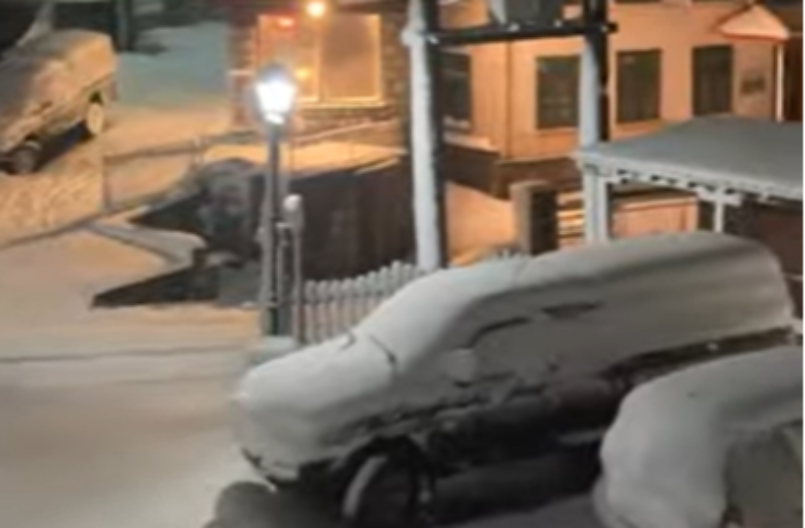 SNEG PARALISAO GRČKU, LUPAO I JAK GRAD U popularnom letovalištu je sve stalo!